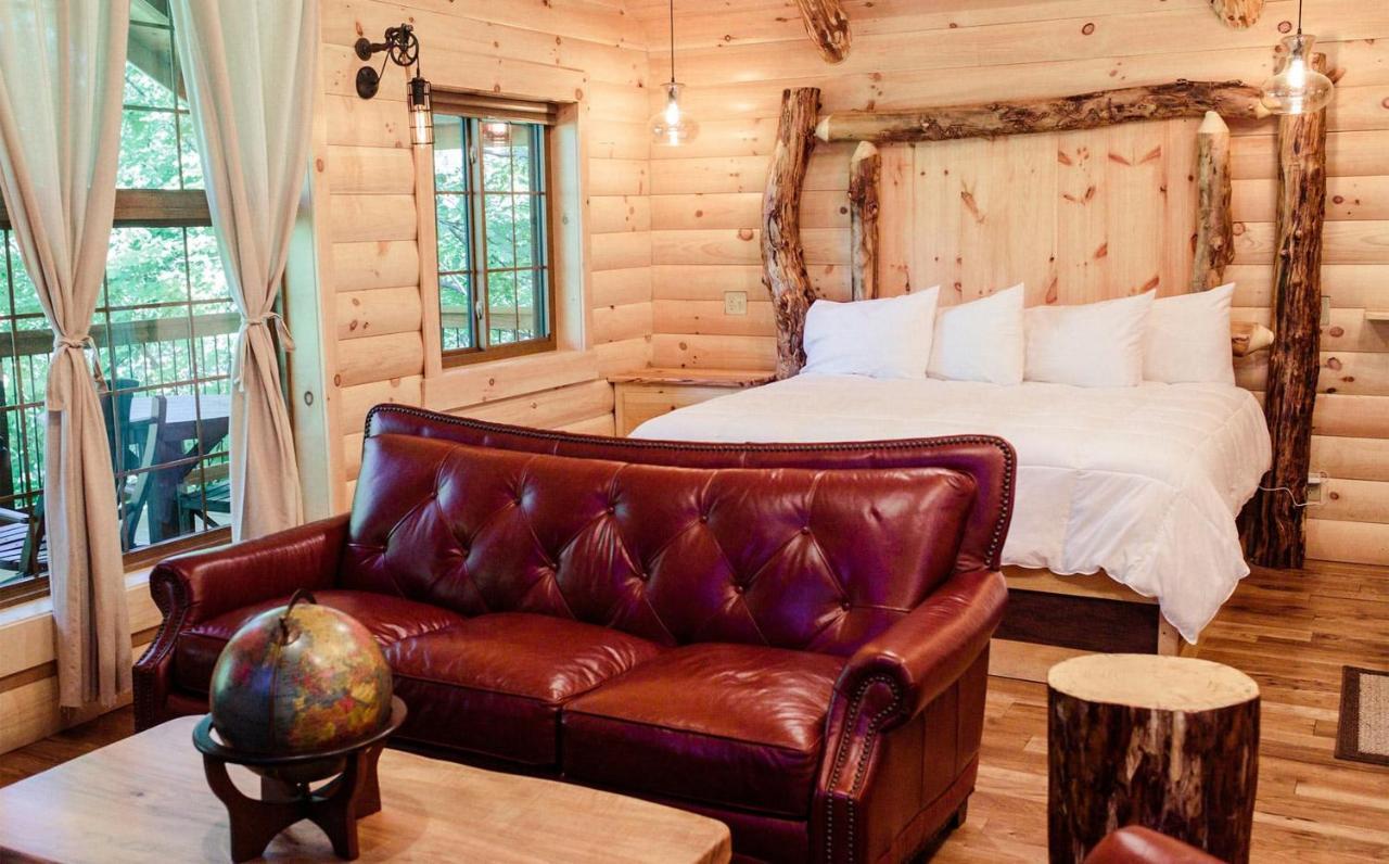 Cricket Hill Treehouse By Amish Country Lodging 밀러스버그 외부 사진